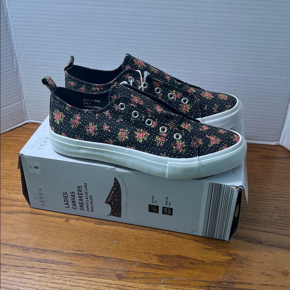 NWT Serra Ladies Canvas Sneakers Black Floral Casual Slip on Shoes Size 8 - Picture 13 of 15